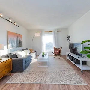 music-row-retreat-3-beds-1-bedroom-pool-parking.nashville-hotels.org/